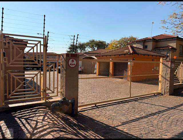 3 BEDROOM HOUSE FOR SALE IN BO-DORP